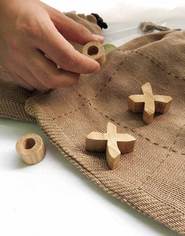 artesanía galega xogo tres en raia madeira para nenos