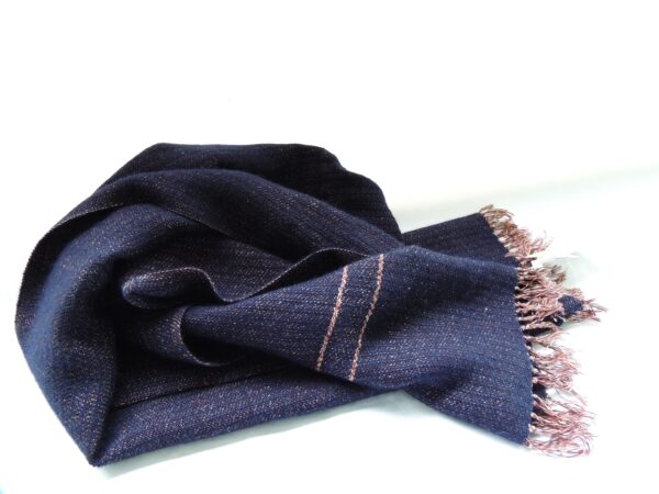 Bufanda de lino tejido con lana de alpaca en azul marino