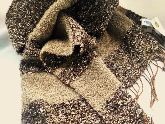 Maxi bufanda de lana artesanal- Quercus modelo 3
