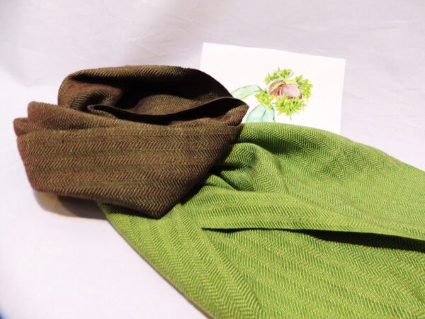 Colección bufanda artesanal en color verde y marrón-Colección Castiñeira-Inés RiR